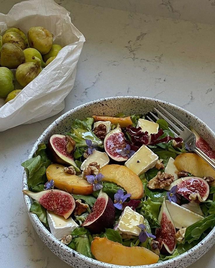 Veggie Delight: Crisp Farm-to-Table Assortment
